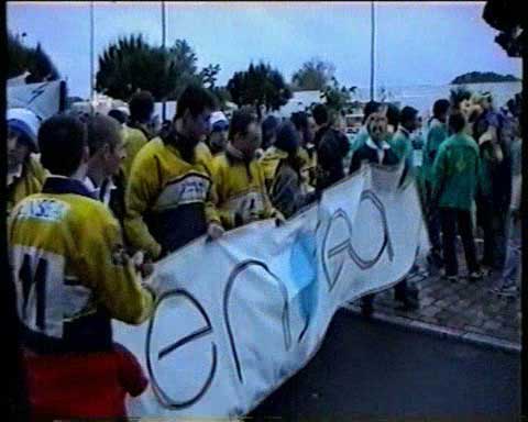 De la folie, le TIE 2001 en entier!